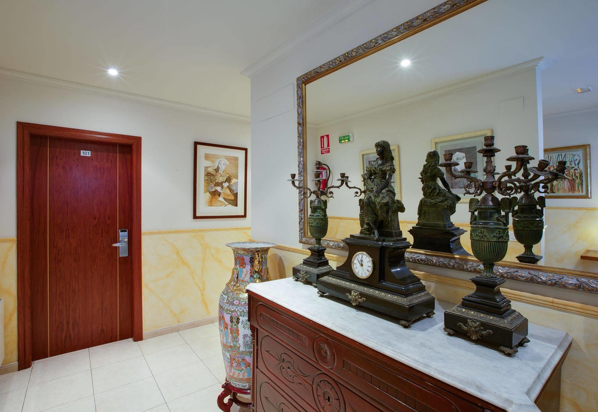 Hostal Forum Villa Del Rio Luaran gambar